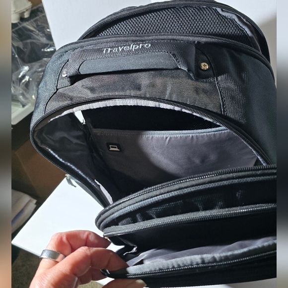 TRAVELPRO Backpack - Picture 4 of 7